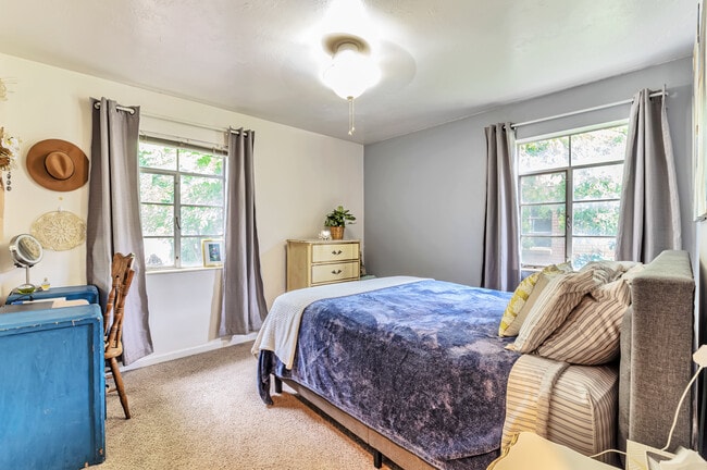 Building Photo - 1220 Binford St