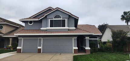 Building Photo - Spacious 4-Bedroom, 3-Bath Home for Rent in Elk Grove!