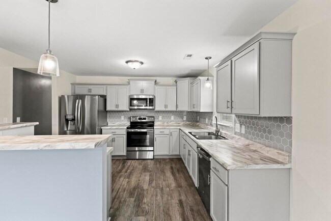 Building Photo - 514 Isaac Br Dr