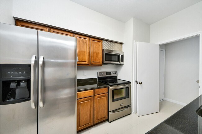 Building Photo - 2400 N Braeswood Blvd