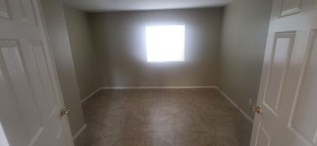 Building Photo - 44745 Longfellow Ave