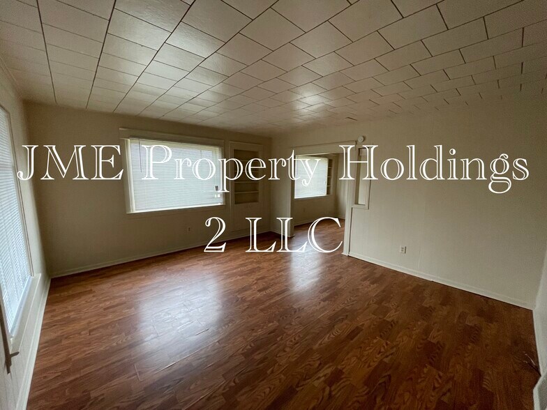 Building Photo - 113 W Young St