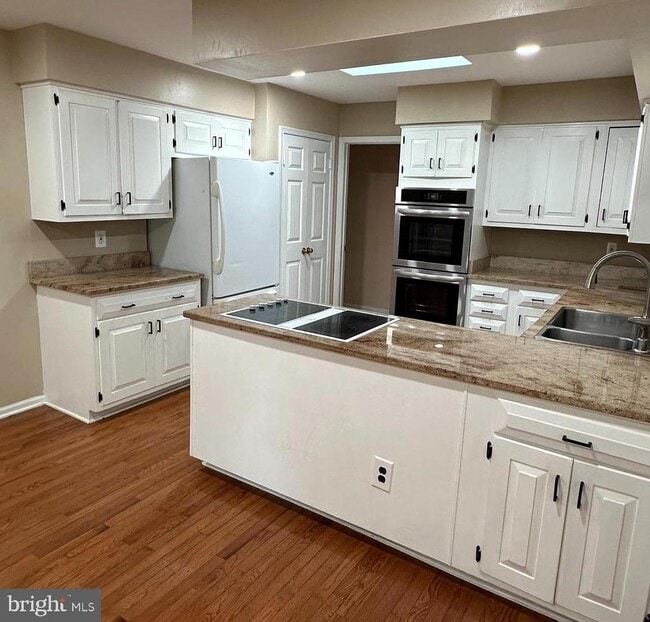 Building Photo - 6603 Tina Ln