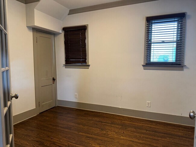 Building Photo - 1707 Hillside Ave