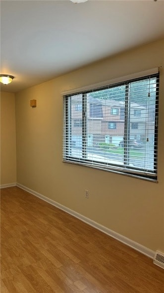 Building Photo - 40 Freedom Dr N