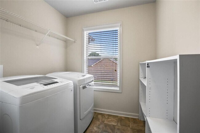 Building Photo - 206 Britt Dr