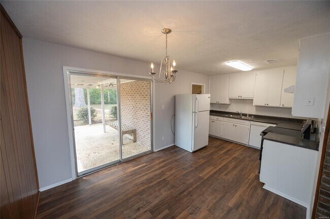 Building Photo - 753 Mary Ethel Dr