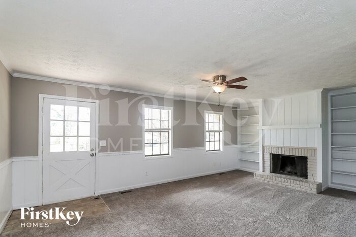 Building Photo - 3762 Cambridge Dr SW