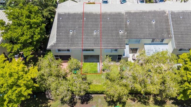 Building Photo - 9968 NW 57th Manor