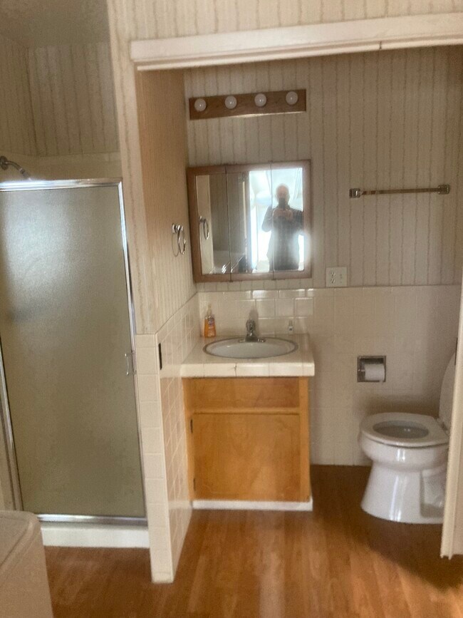 Building Photo - 960 Arrowhead Dr