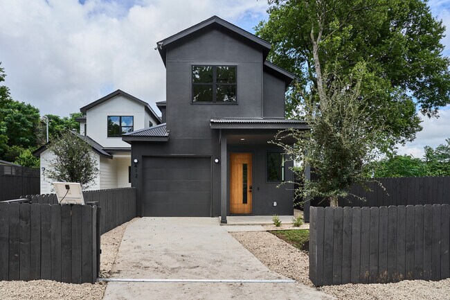 Building Photo - 412 Hackberry Ln