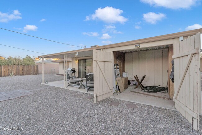 Building Photo - 10314 W Sun City Blvd