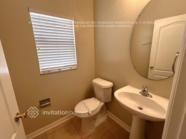 Building Photo - 3927 Gypsum Ln