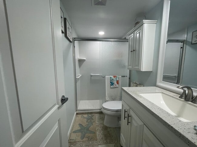 Building Photo - 121 Wettaw Ln