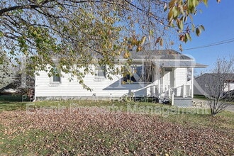 Building Photo - 113 Oakwood Ave