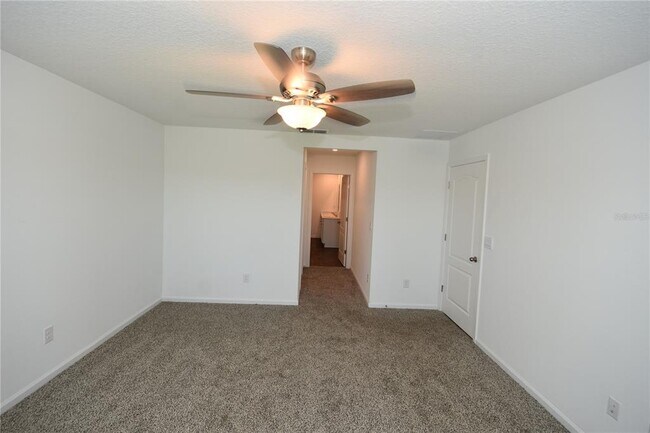 Building Photo - 9 Springwood Dr