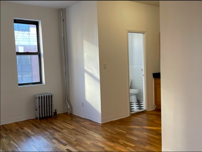 Building Photo - 208 Rivington St
