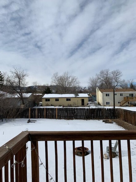 Building Photo - 825 Gallup Rd