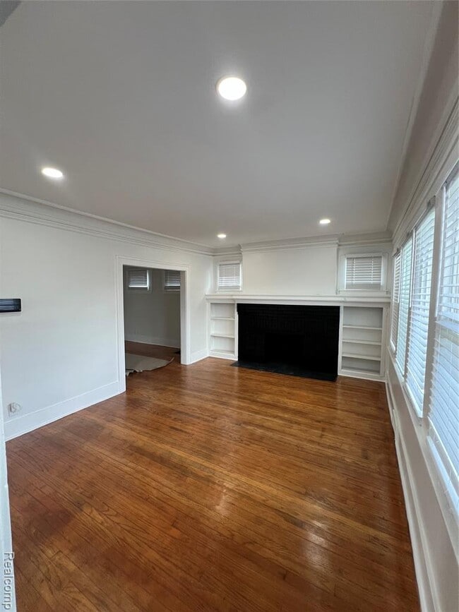 Building Photo - 16157 Linwood St