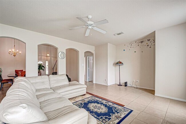 Building Photo - 15131 Live Oak Bend Way
