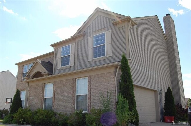 Building Photo - 6122 Cherrywood Dr