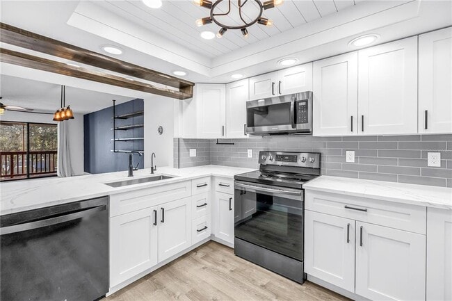 Building Photo - 9613 Tara Cay Ct