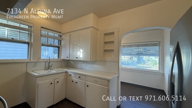 Building Photo - 7134 N Albina Ave