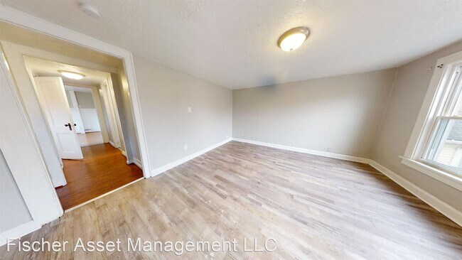 Primary Photo - 2 br, 1 bath Apartment - 3224 West 32nd St...