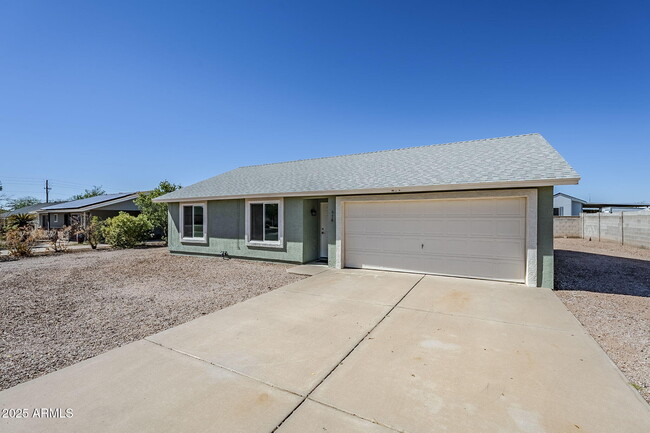 Primary Photo - 678 S Silver Dr