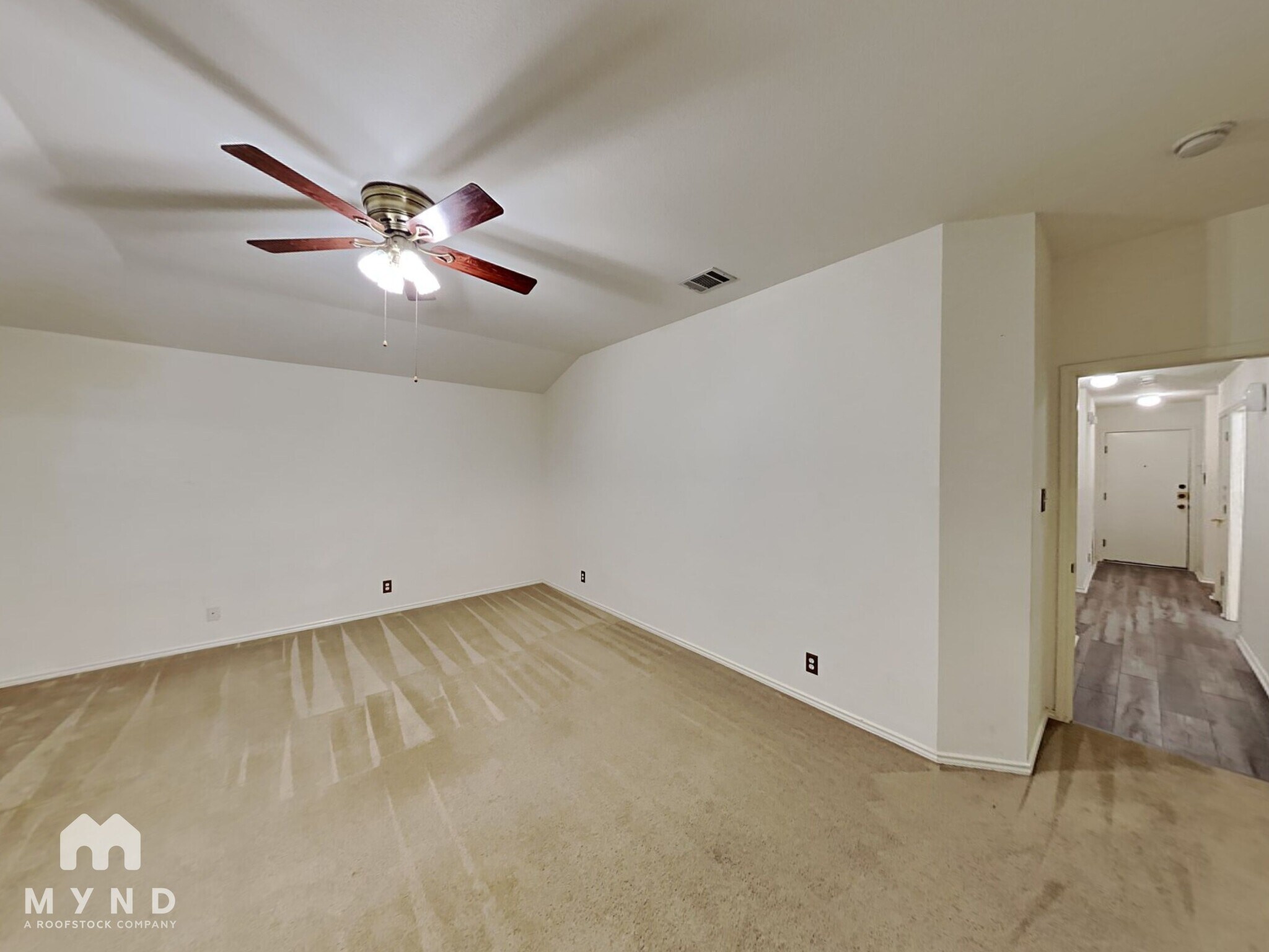 Building Photo - 4611 Echo Lake Dr