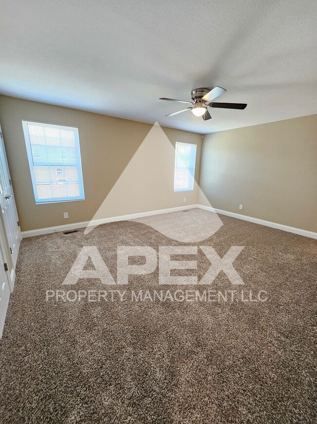 Building Photo - AVALON TOWNHOMES – LIKE NEW - 2 Bd/2.5 Ba Townhome off Topside Road with convenient access to Mar...