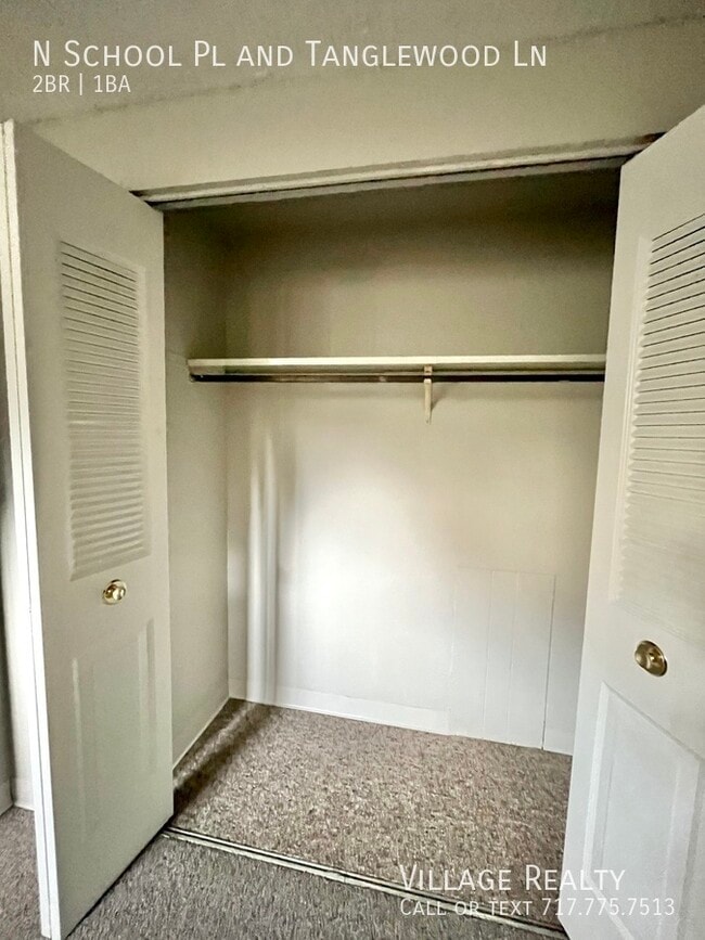 Building Photo - 319 N School Pl