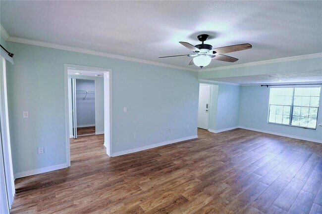 Building Photo - 2450 Heron Terrace