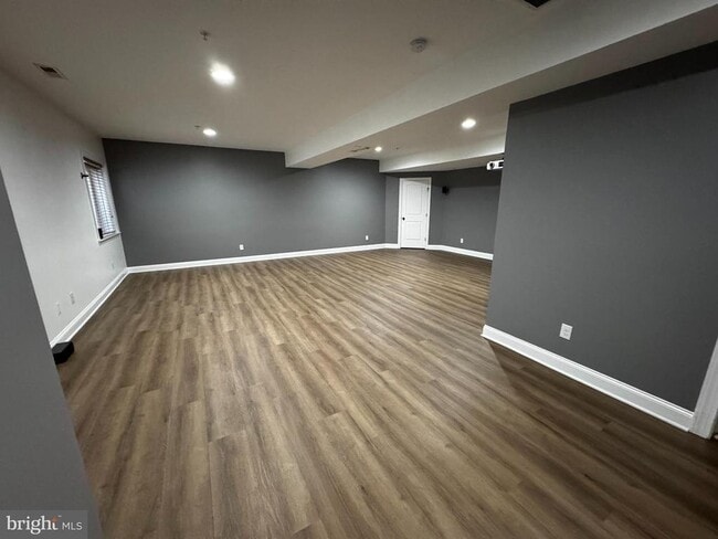 Building Photo - 4 Stonehaven Cir