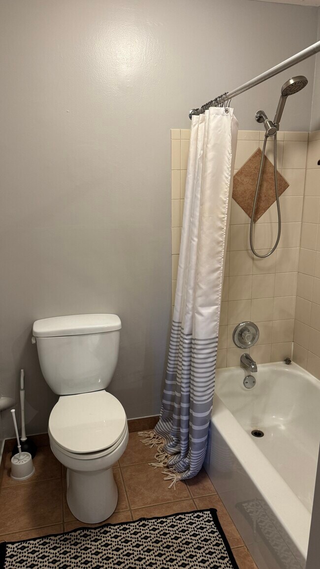 Building Photo - 9S070 Lake Dr