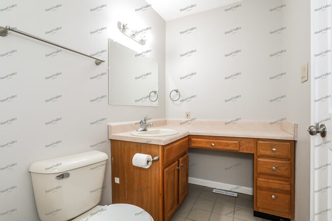 Building Photo - 10766 Pippin Rd