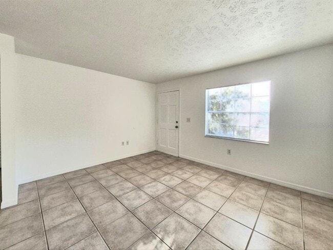 Building Photo - 1702 E Mulberry Dr