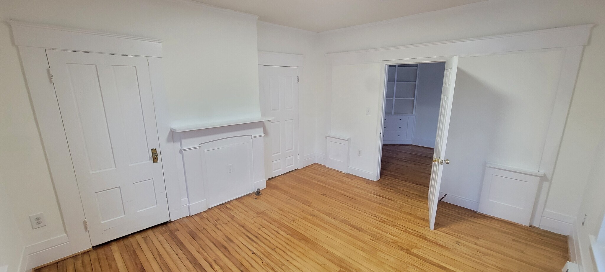 Building Photo - 28 Brook St