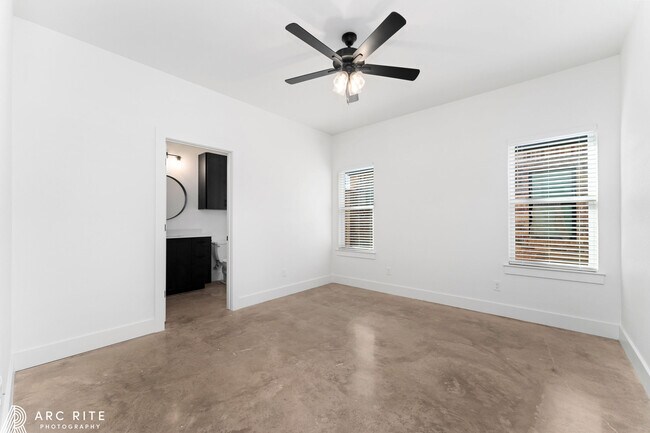 Building Photo - 4527 22nd Pl