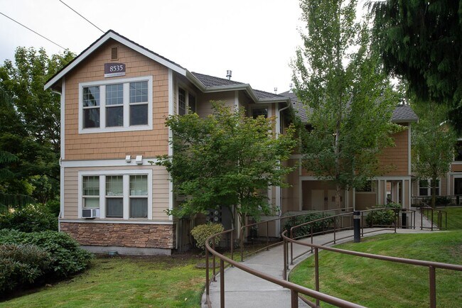 Building Photo - 8535 Avondale Rd NE