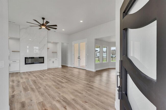 Building Photo - 157 Country Pl Ln