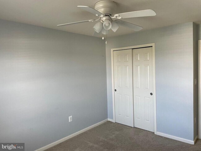 Building Photo - 233 Morlyn Dr