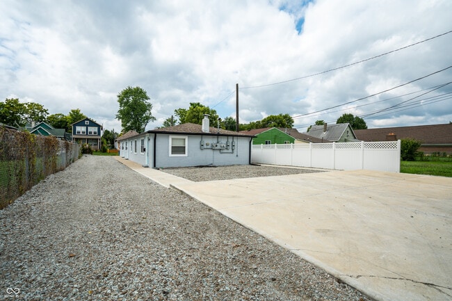 Building Photo - 1631 Columbia Ave