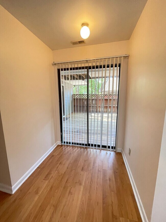Building Photo - Spacious 3 bedroom in Finley Forest offers convenient location and neighborhood amenities