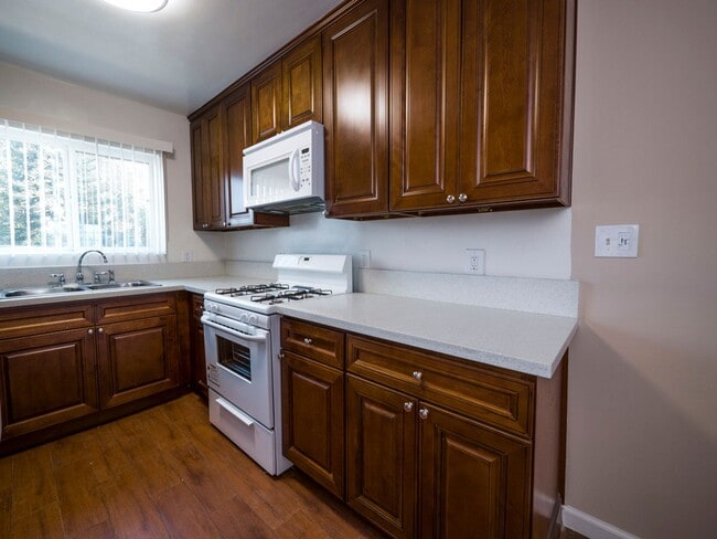 Interior Photo - 1936 Corning St