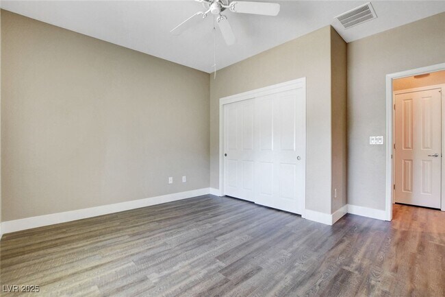 Building Photo - 2320 Meteor Shower St