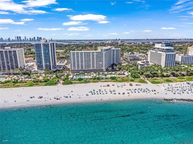 Building Photo - 2899 Collins Ave