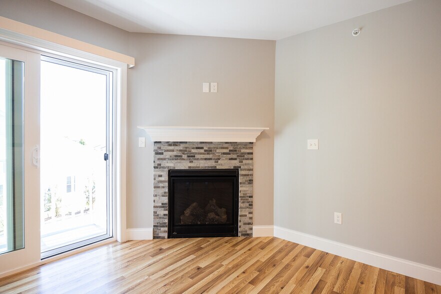 Building Photo - 13 Gray Coach Ln