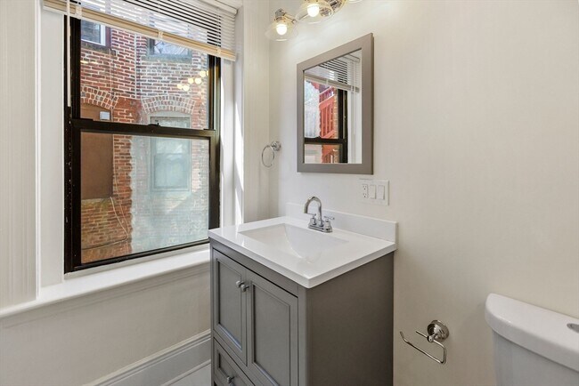 Building Photo - 866 Huntington Ave