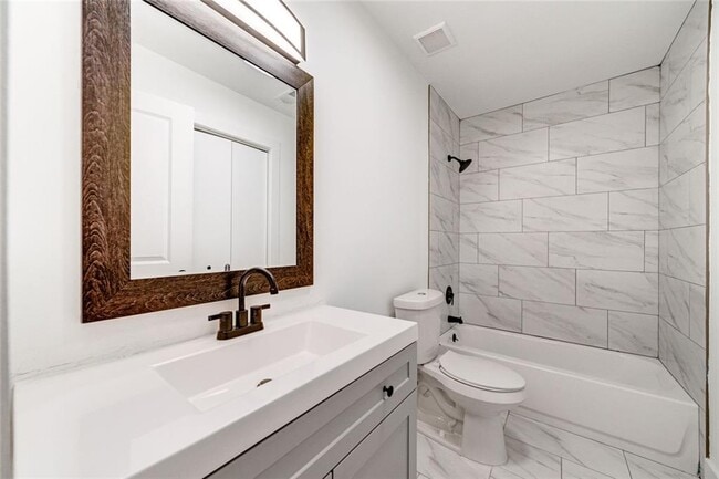 Building Photo - 1060 Mathews Ct